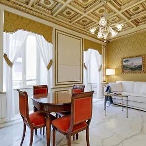 elegant-apartment-nearby-trevi-fountain.it-romehotels.com/